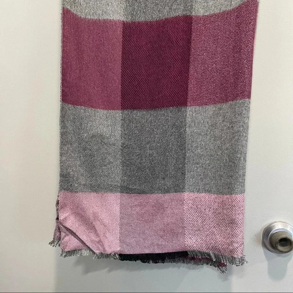 New Multicolor Chelsey Scarf  100% Viscose - Picture 4 of 14